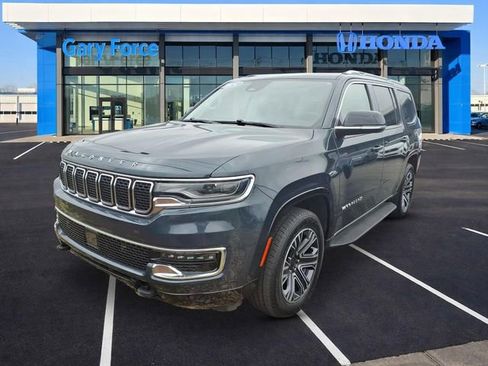 Used 2024 Jeep Wagoneer 4WD w/ Premium Group I image 4