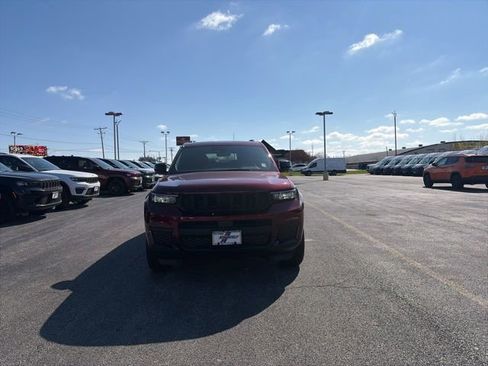New 2025 Jeep Grand Cherokee L Altitude image 8