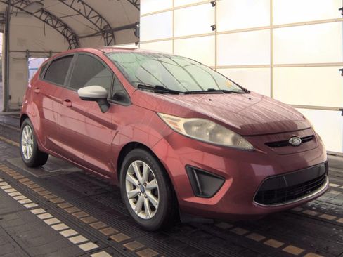 Used 2011 Ford Fiesta SE w/ 203A Rapid Spec Order Code image 6