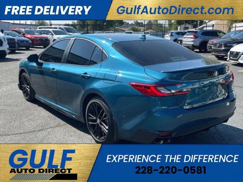 Used 2026 Toyota Camry SE w/ Convenience Package FWD image 5
