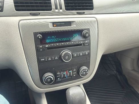 Used 2009 Chevrolet Impala SS w/ Convenience Package FWD image 41