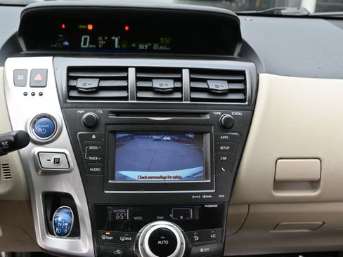 Used 2012 Toyota Prius V Five image 30