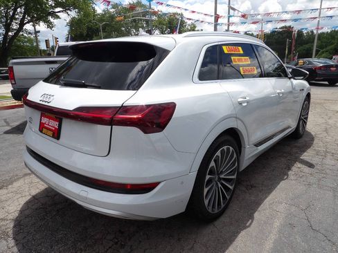 Used 2019 Audi e-tron Prestige w/ Prestige Package AWD/4WD image 4