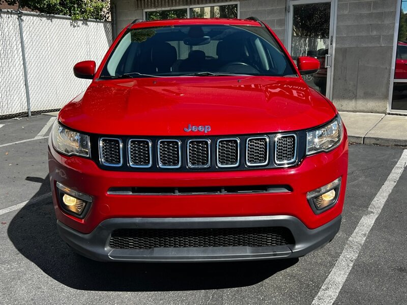 Used 2017 Jeep Compass Latitude w/ Popular Equipment Group AWD/4WD image 2
