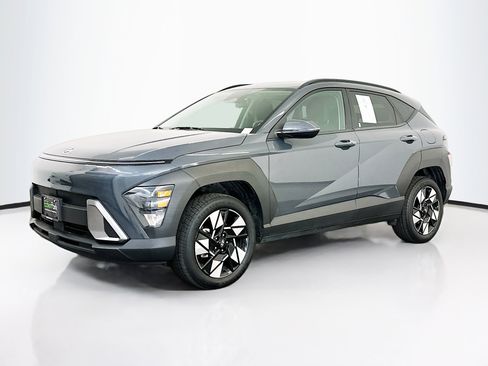 Used 2024 Hyundai Kona SEL image 3