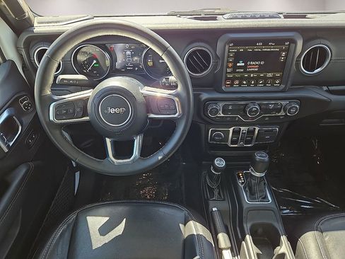 Used 2023 Jeep Wrangler Unlimited Sahara AWD/4WD image 17