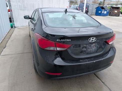 Used 2015 Hyundai Elantra SE image 13