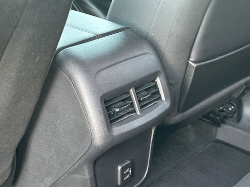 Used 2024 GMC Terrain SLE image 13