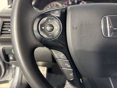 Used 2017 Honda Accord Sport image 12