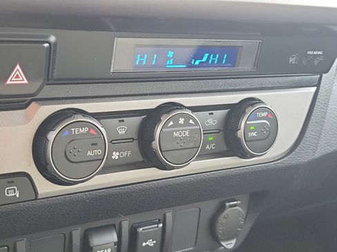 Used 2022 Toyota Tacoma SR5 image 27