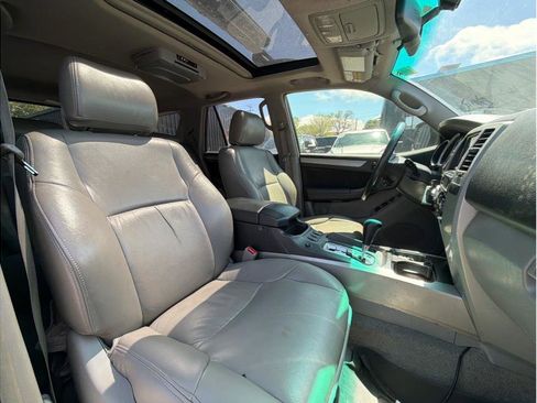 Used 2007 Toyota 4Runner SR5 AWD/4WD image 3