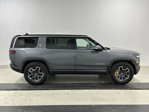 Used 2023 Rivian R1S Launch Edition image 6
