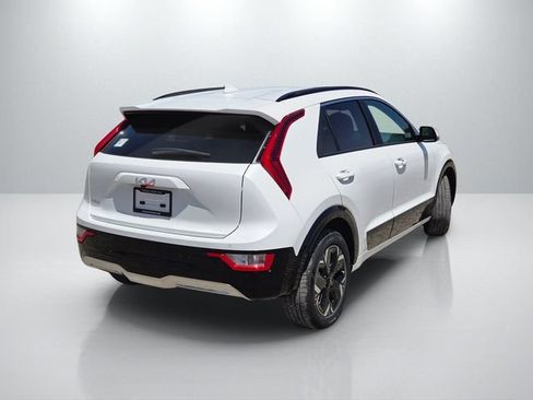 New 2026 Kia Niro Wind FWD image 4