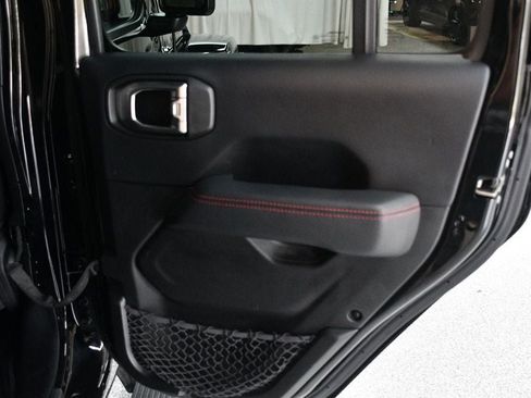 Used 2018 Jeep Wrangler Unlimited Rubicon AWD/4WD image 27
