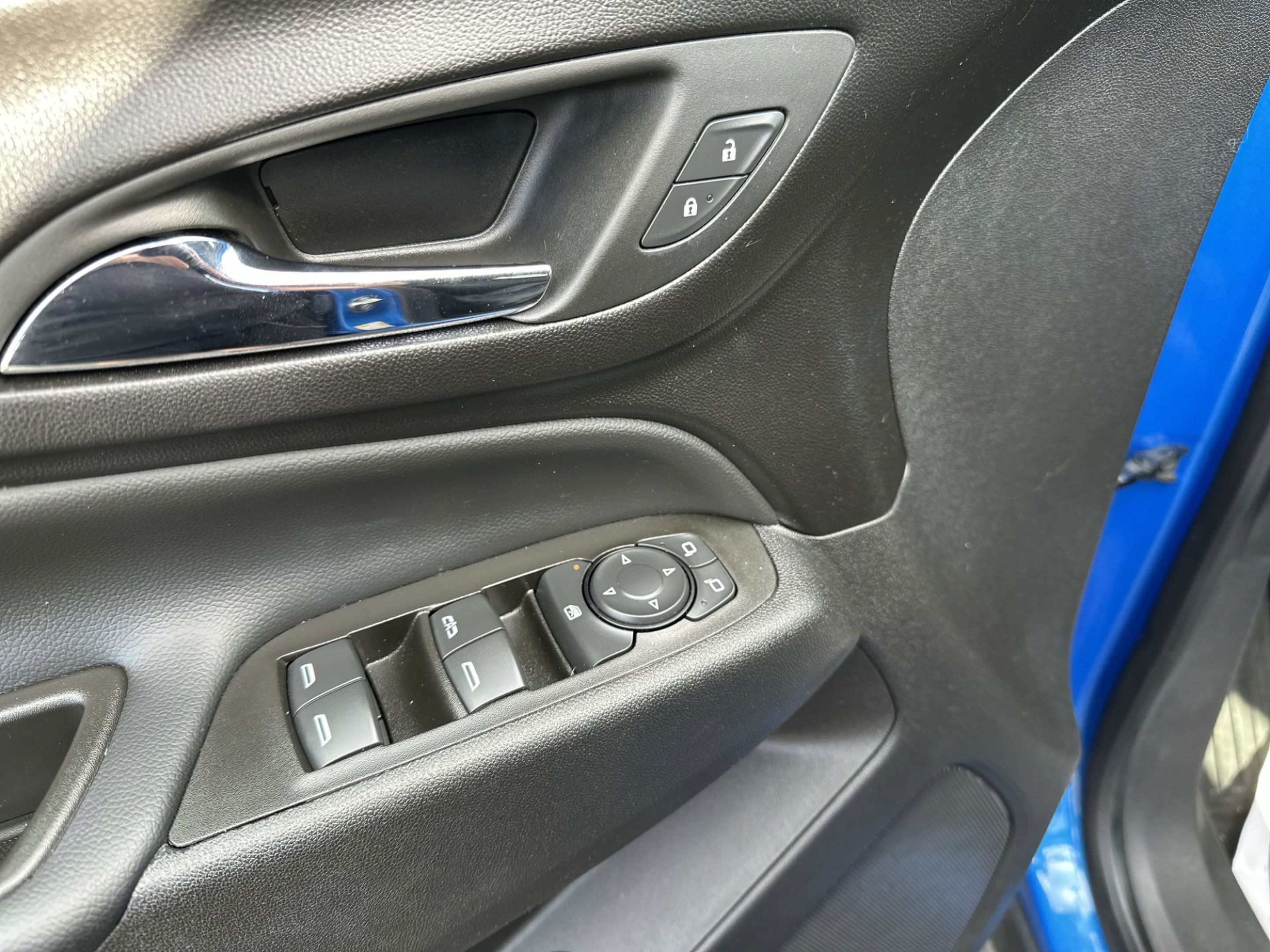 Used 2024 Chevrolet Equinox LT FWD image 15