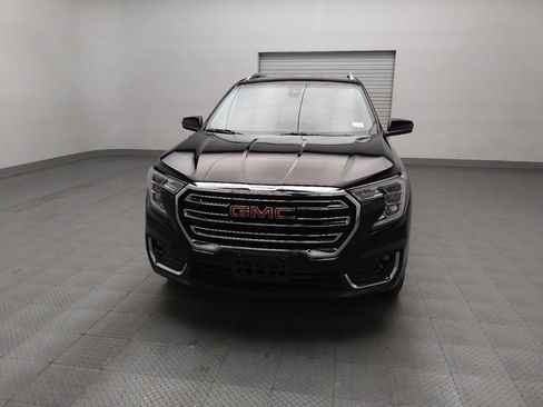 Used 2024 GMC Terrain SLT image 15