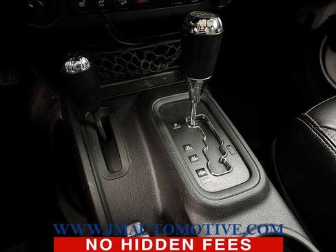 Used 2017 Jeep Wrangler Unlimited Rubicon image 30