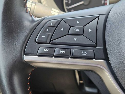Used 2025 Nissan Sentra SR FWD image 23