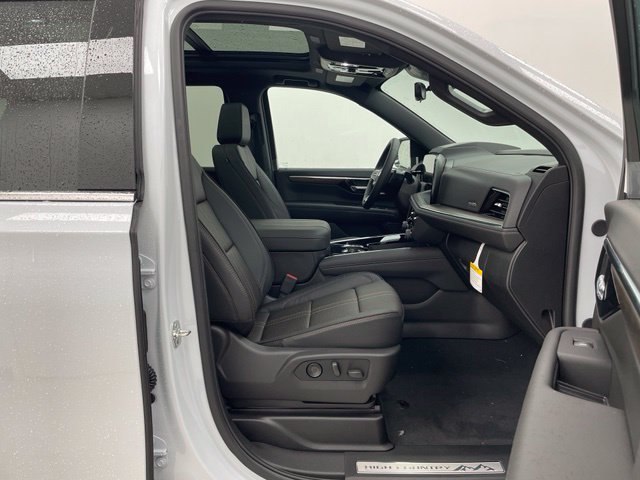 New 2026 Chevrolet Tahoe High Country w/ Sun And Tow Package AWD/4WD image 16