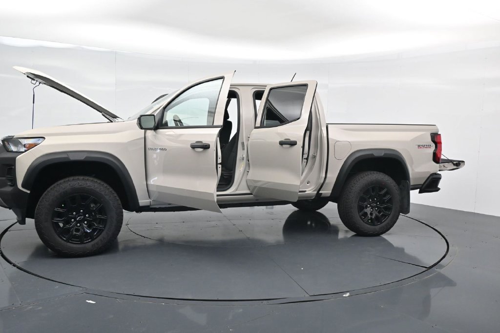 New 2026 Chevrolet Colorado Trail Boss AWD/4WD image 40