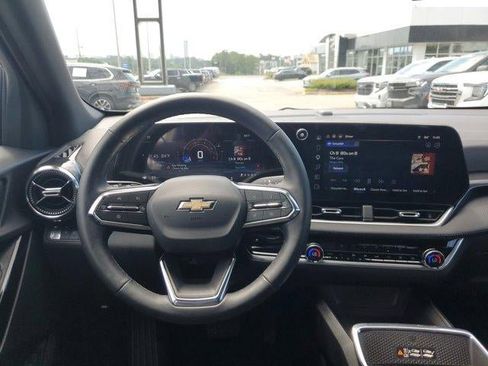 Used 2026 Chevrolet Equinox LT w/ Convenience Package II FWD image 13