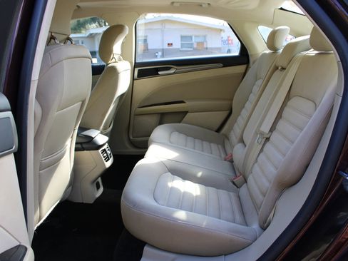 Used 2013 Ford Fusion SE image 7