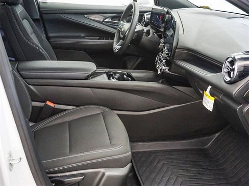 Used 2026 Chevrolet Blazer EV LT image 12