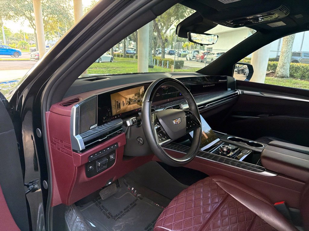 Used 2025 Cadillac Escalade Premium Luxury w/ Touring Package AWD/4WD image 7
