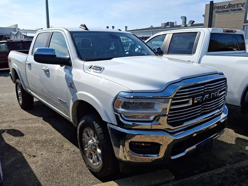 Used 2019 RAM 2500 Laramie AWD/4WD image 2