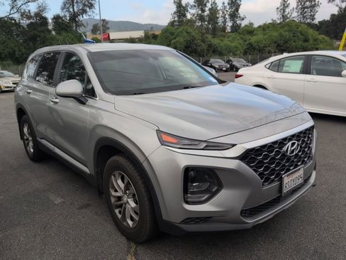 Used 2020 Hyundai Santa Fe SE image 3