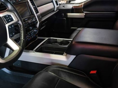 Used 2019 Ford F250 Lariat w/ Lariat Ultimate Package image 24