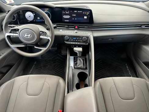 Used 2024 Hyundai Elantra SEL FWD image 12