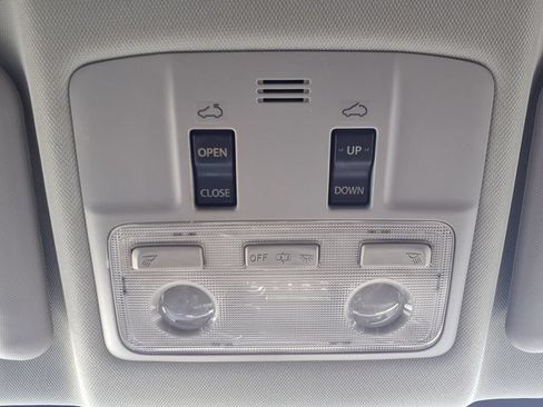 Used 2013 Toyota RAV4 XLE FWD image 9