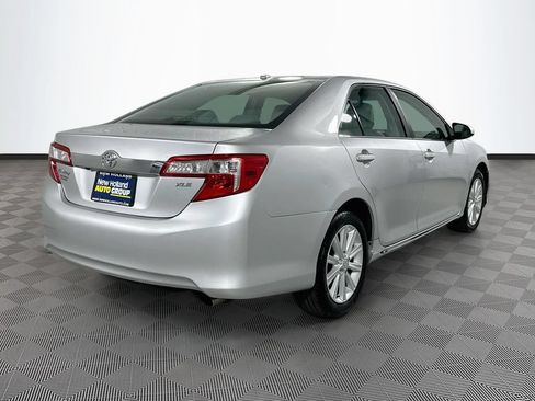 Used 2014 Toyota Camry XLE w/ Leather Package FWD image 7