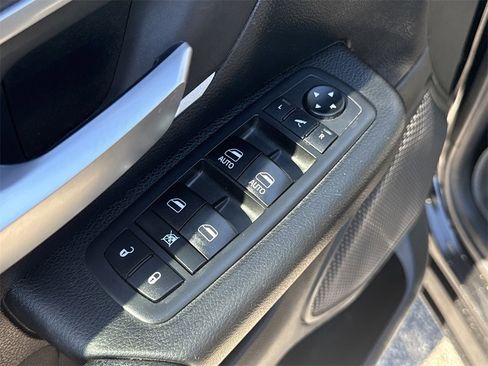 Used 2019 RAM 1500 Big Horn image 12