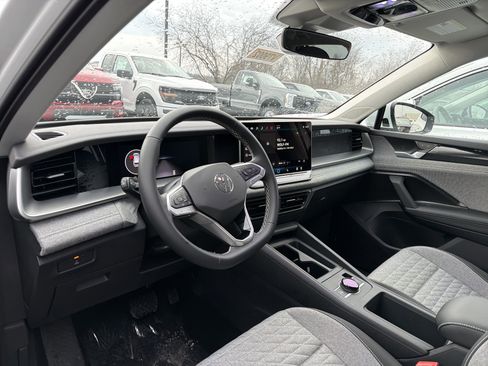 New 2026 Volkswagen Tiguan S image 9