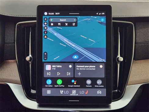 Used 2025 Volvo XC90 B5 Plus image 16