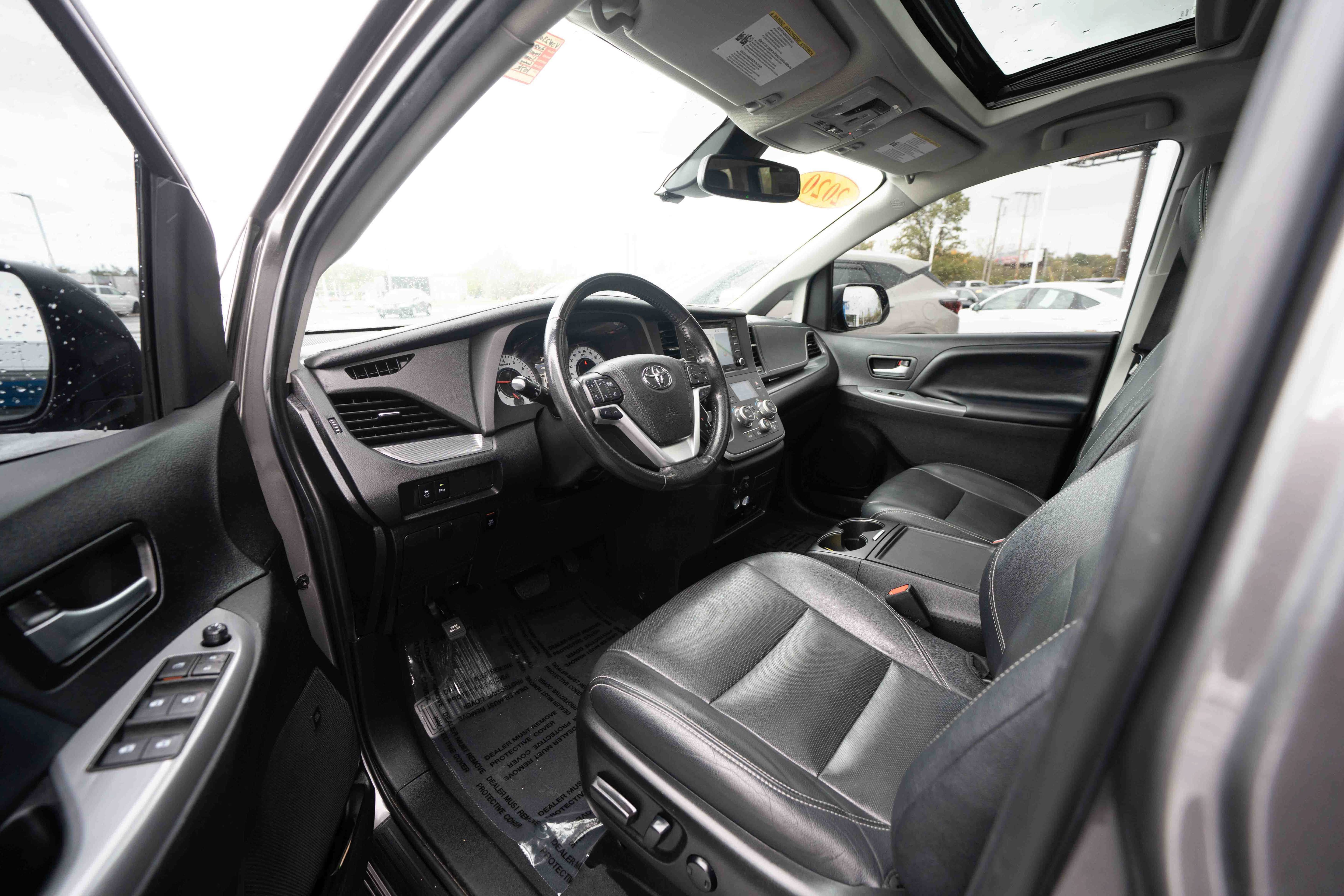 Used 2020 Toyota Sienna SE Premium AWD/4WD image 8