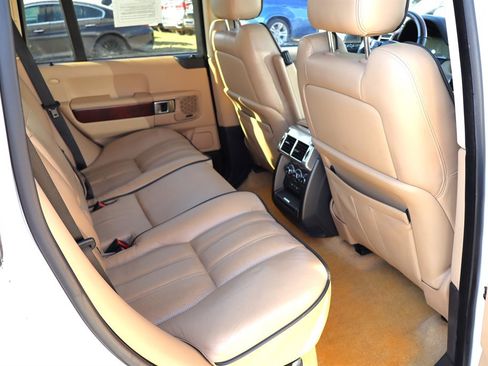 Used 2011 Land Rover Range Rover HSE LUX image 19