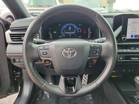 Used 2025 Toyota Camry SE FWD image 21