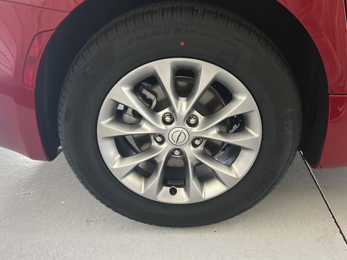 New 2026 Chrysler Pacifica Limited image 23