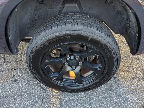 Used 2015 RAM 1500 Laramie w/ Convenience Group image 11