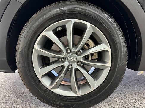 Used 2018 Hyundai Santa Fe SE image 23