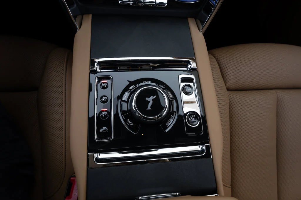 Used 2026 Rolls-Royce Cullinan w/ Cullinan Package AWD/4WD image 48