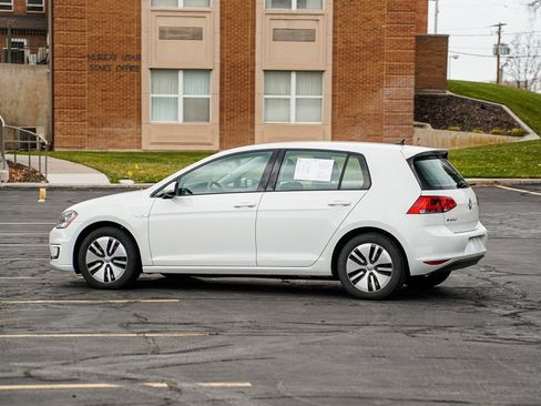 Used 2016 Volkswagen e-Golf SE w/ DC Fast Charging Package image 7