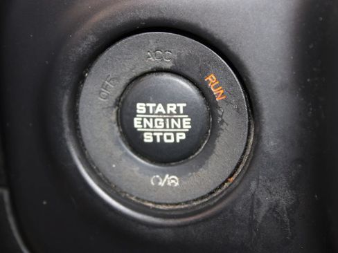 Used 2018 Jeep Wrangler Unlimited Sport S AWD/4WD image 24