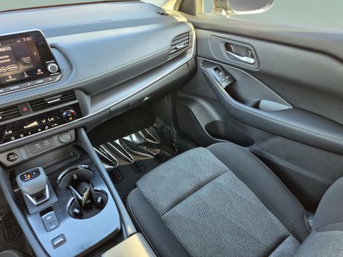 Certified 2026 Nissan Rogue SV FWD image 16