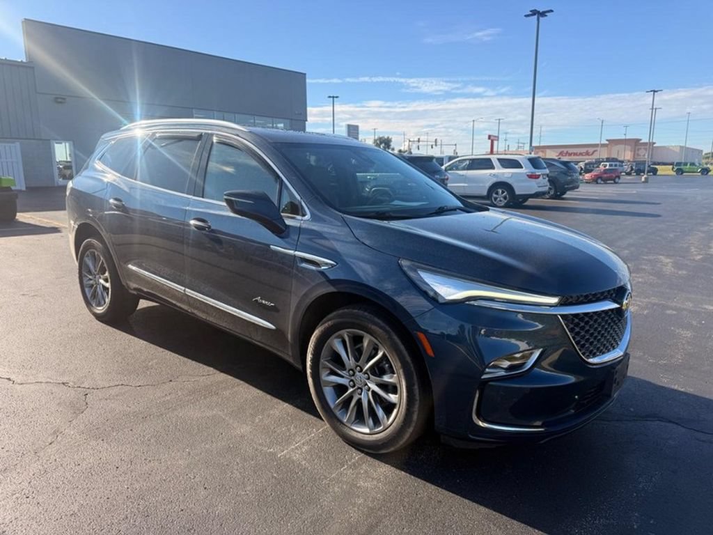 Used 2024 Buick Enclave Avenir w/ Avenir Technology Package AWD/4WD image 4