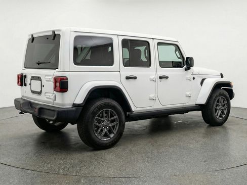 Used 2025 Jeep Wrangler Sport S image 9