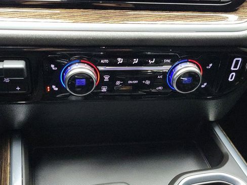 Used 2025 GMC Sierra 1500 Elevation w/ Elevation Premium Package image 14